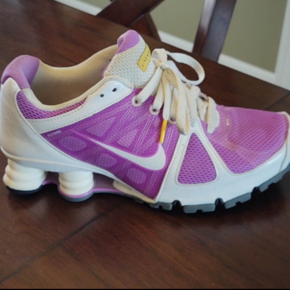 8 Nike Women's Shox Live Strong Limited Edition
